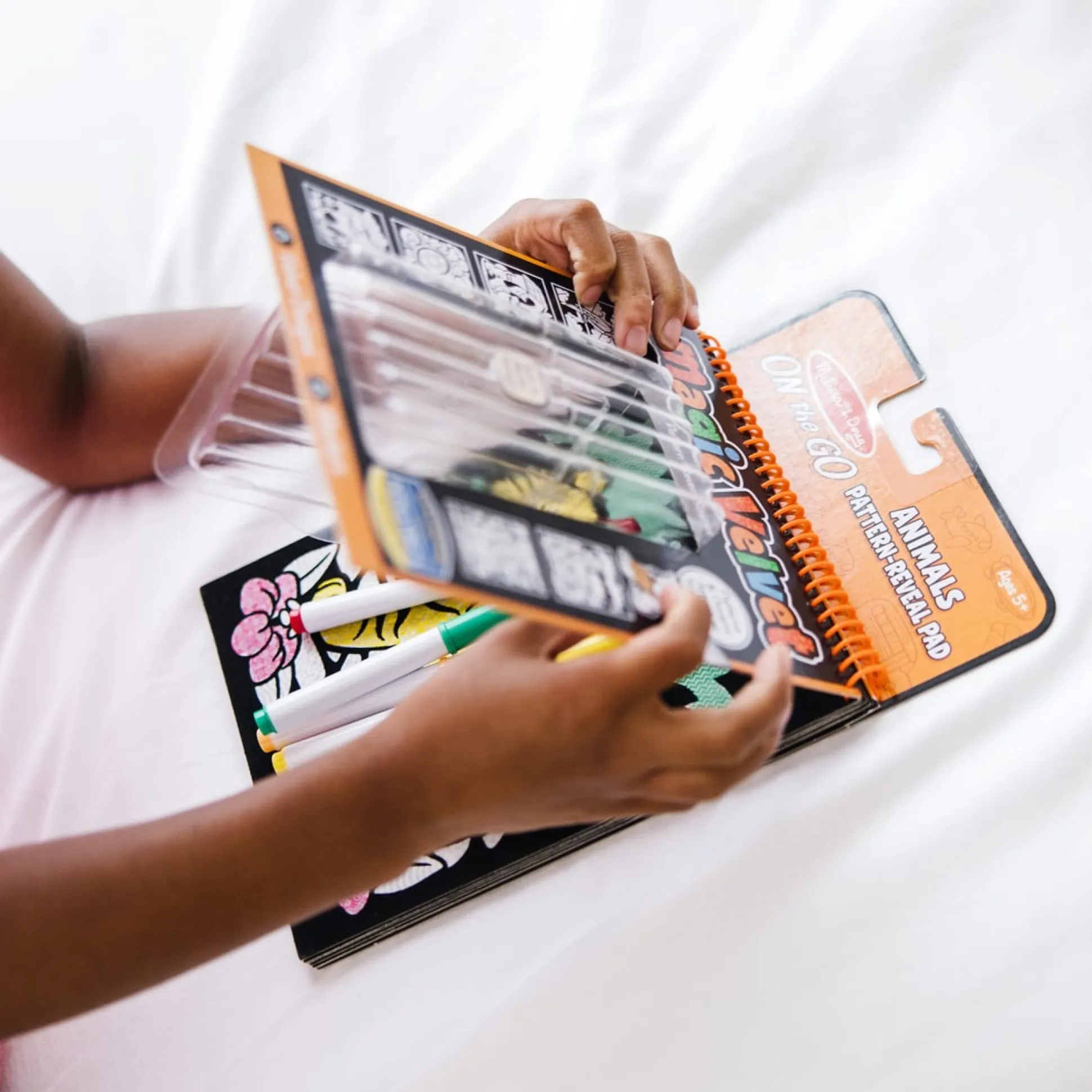 Magic Velvet Animal Scenes - On the Go Travel Activity